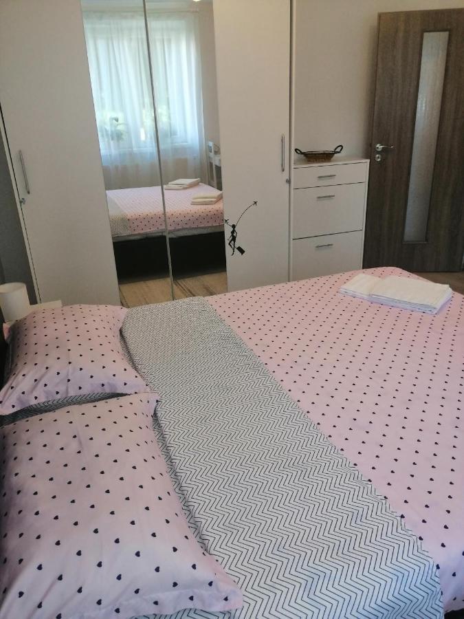 Appartamento Amigohd² Hunedoara Esterno foto