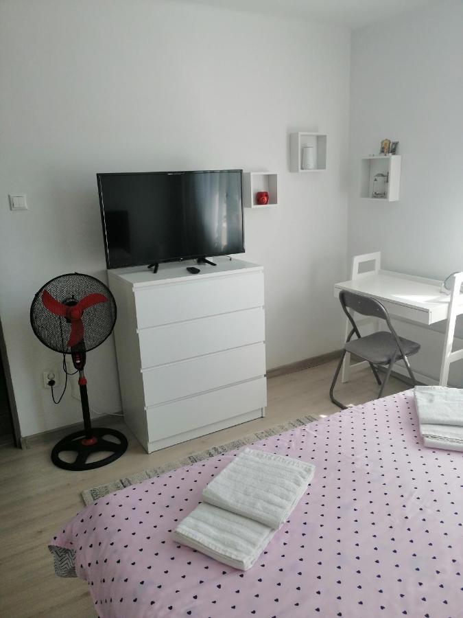 Appartamento Amigohd² Hunedoara Esterno foto