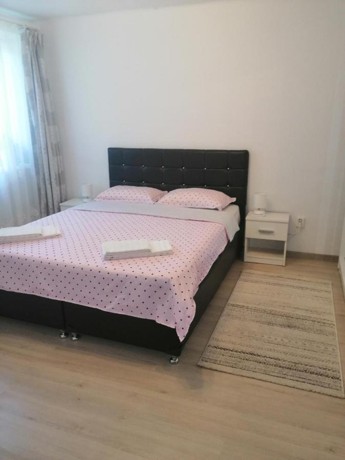 Appartamento Amigohd² Hunedoara Esterno foto